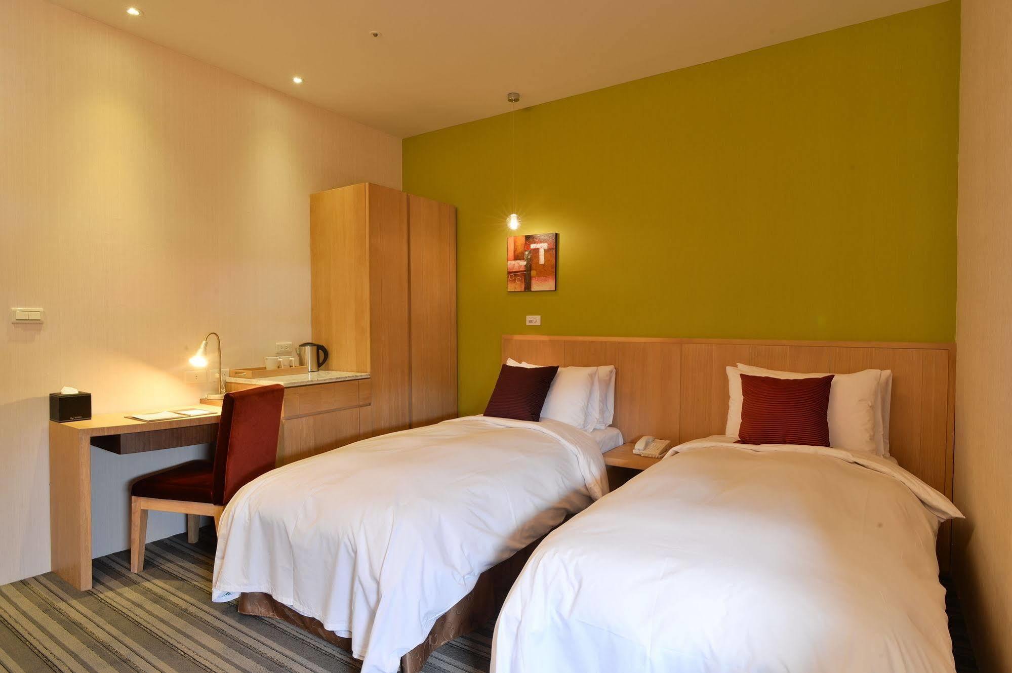In Young Hotel Kaohsiung Zewnętrze zdjęcie