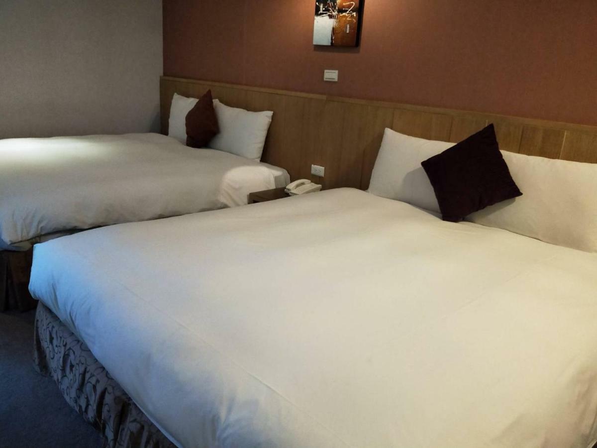 In Young Hotel Kaohsiung Zewnętrze zdjęcie